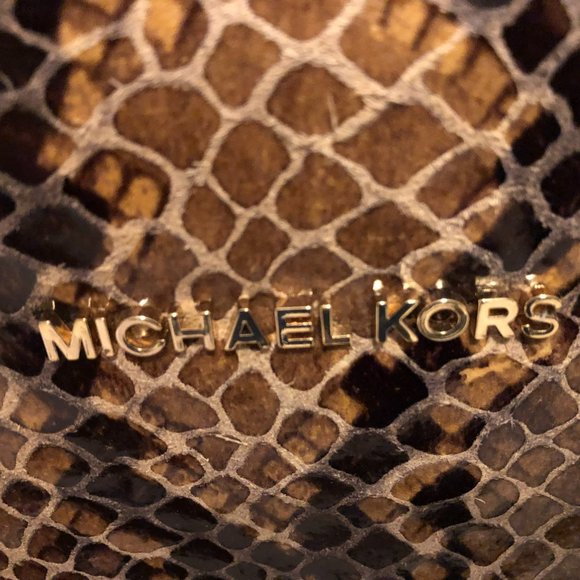 Michael Kors purse - Picture 3 of 7